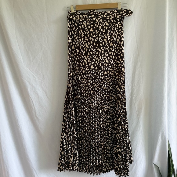 Bardot Classic Buckle Pleated Midi Skirt - Picture 3 of 7